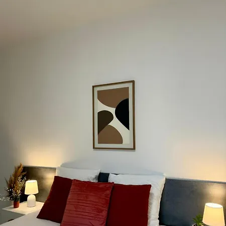 Rosa - - Center - Paris Apartment Meaux